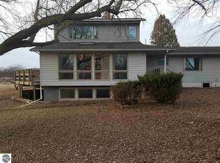 5534 S Whiteville Rd, Mt Pleasant, MI 48858