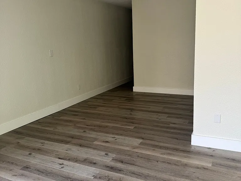 10 Rivercrest Dr #8A — Photo 4