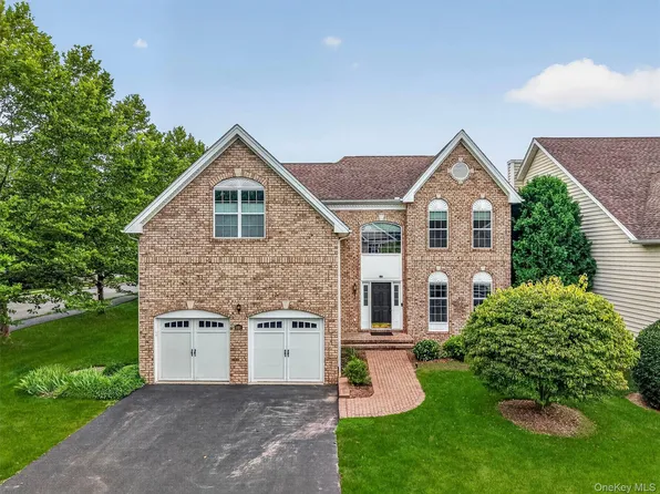 201 Roosevelt Drive, Fishkill, NY 12524