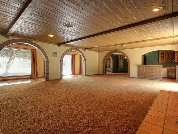4th image of 1920 Country Club Dr