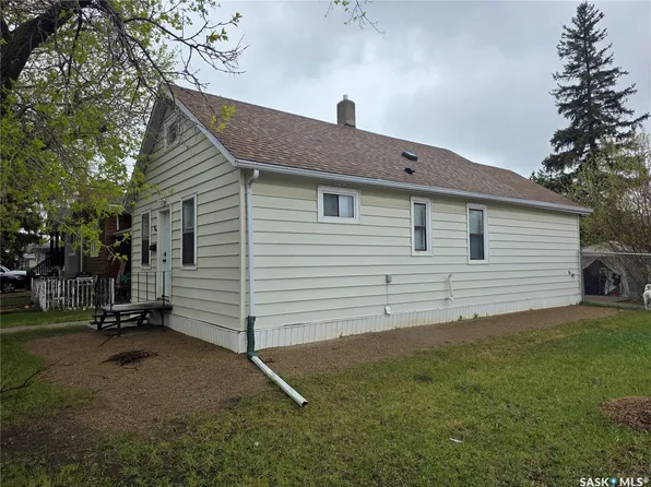 300 Smith Street, Regina, SK S4R 2K9