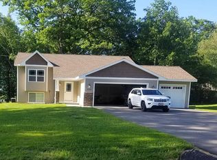 2550 Sunny Meadow Dr, Kronenwetter, WI 54455