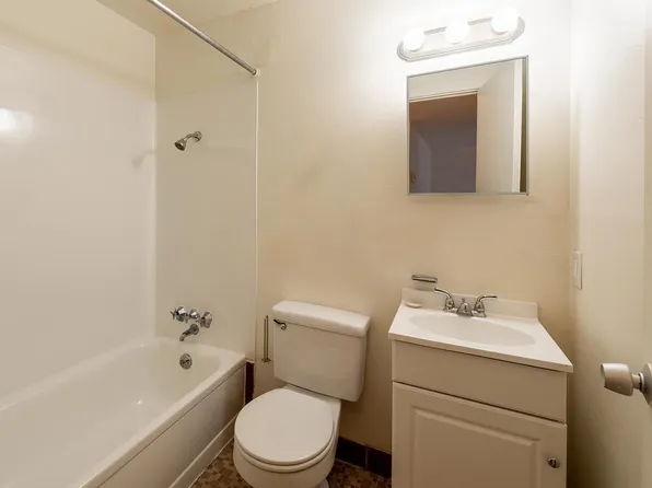 La Rochelle, 1821 Harvard Ave #201, Seattle, WA 98122