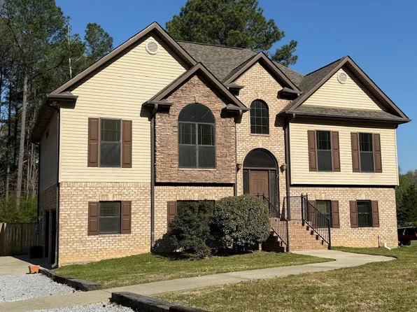 107 Redwood Dr, Maylene, AL 35114