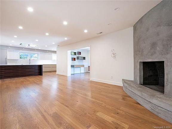 2nd image of 5668 Lansing Dr
