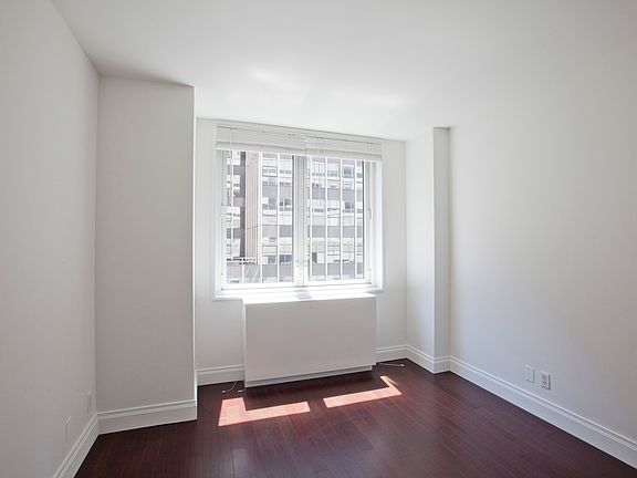 5th image of 212 E 47th St APT 8J