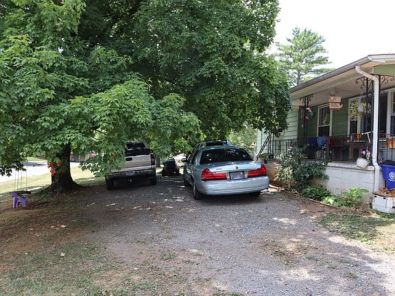 4th image of 1705 Baugh St NE
