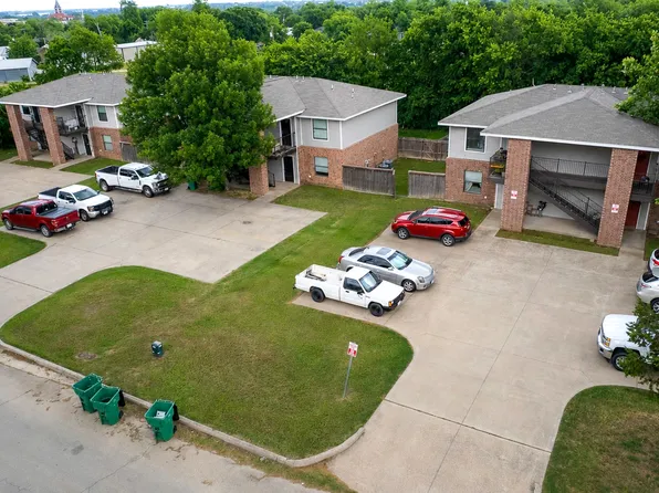 892 W Vanderbilt St, Stephenville, TX 76401
