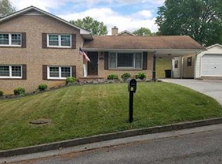 1512 Glenmore Ln, Radford, VA 24141