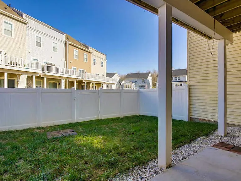 517 Pebblebrook Ln — Photo 40