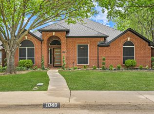 1040 Essex Dr, Cedar Hill, TX 75104