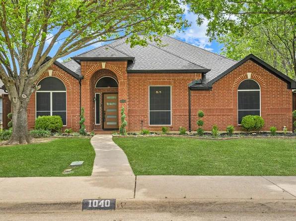 1040 Essex Dr, Cedar Hill, TX 75104