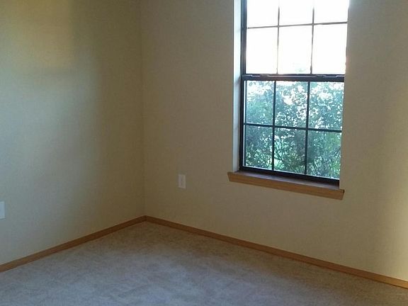 5th image of 113 Lone Oak Dr