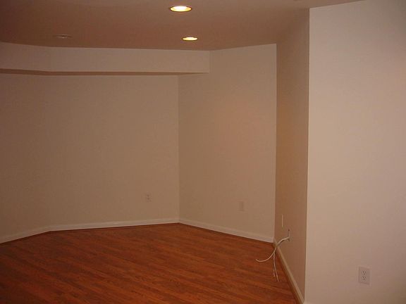 5th image of 46043 Earle Wallace Cir #Basement