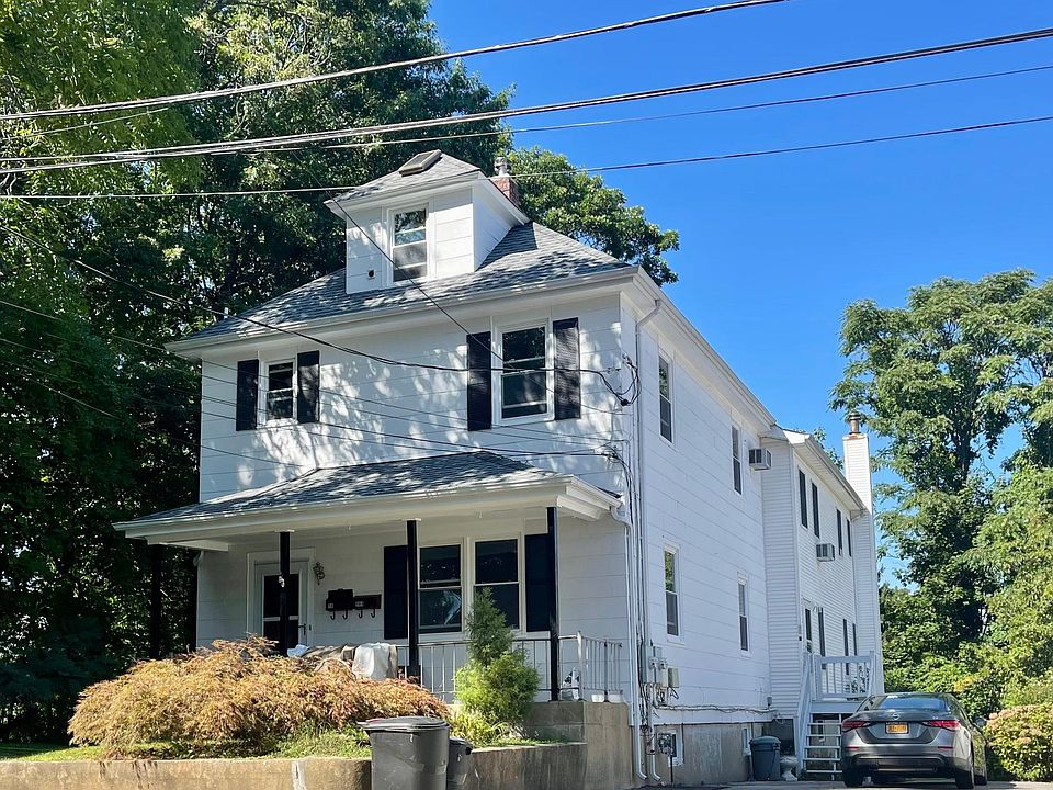 1st image of 90 Moffett St #1