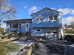 4 Barnett Rd W, Monroe, NY 10950