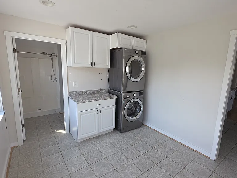 304 N River Rd — Photo 12