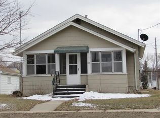805 12th St NE, Mason City, IA 50401