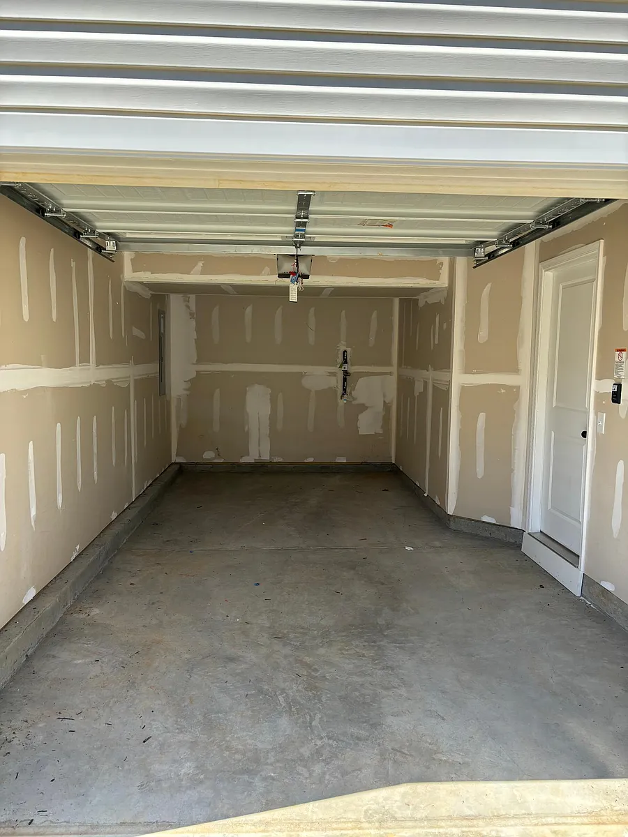 Building Photo - 20 High Pine Trl