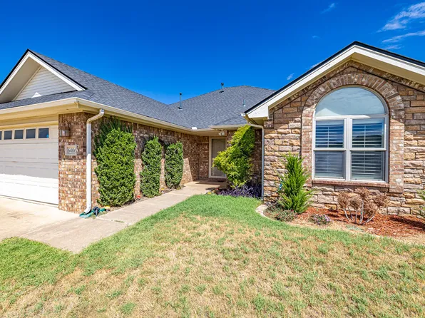 6406 93rd St, Lubbock, TX 79424