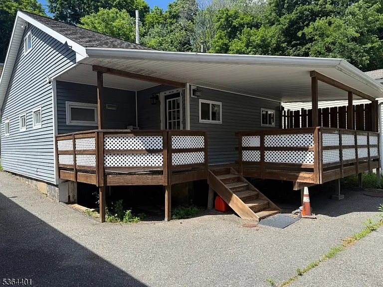 15 Diamond Dr — Photo 2