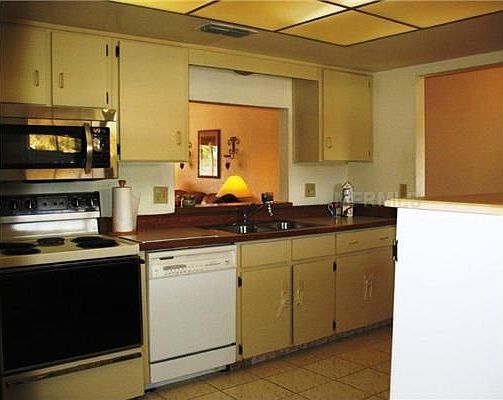 3rd image of 10550 Wyndcliff Dr