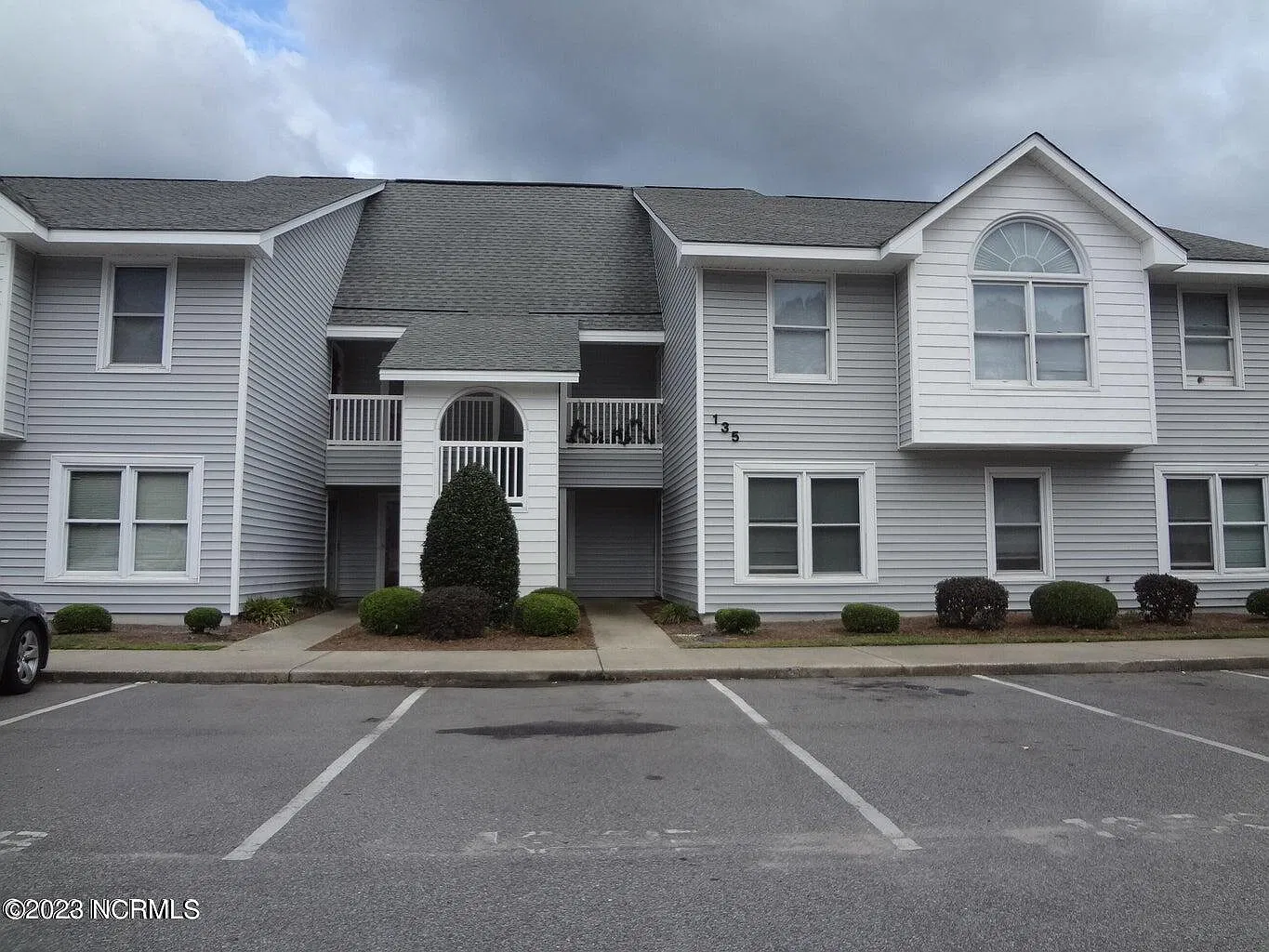 2 bed, 2.0 bath, 1123 sqft, $1,200 — Photo 1
