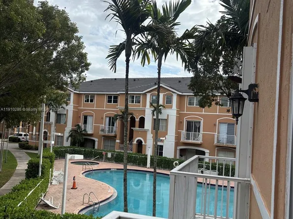 17710 NW 73rd Ave #20220, Hialeah, FL 33015