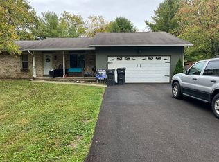 23 Laurel Dr SW, Pataskala, OH 43062