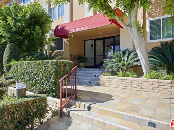 1121 N Olive Dr APT 302, West Hollywood, CA 90069