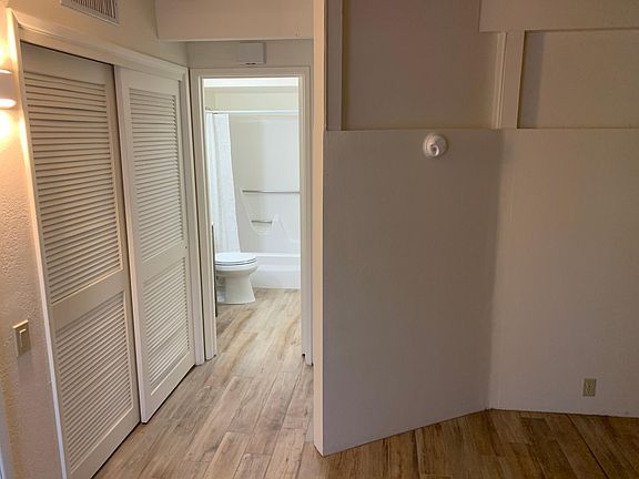 5th image of 1102 S Calle De La Temporada #1102