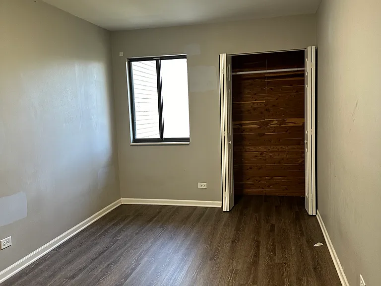 2nd bedroom with cedar closet