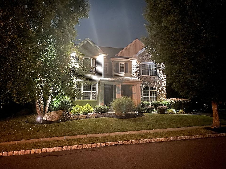 1st image of 2758 Meadow Lane Dr