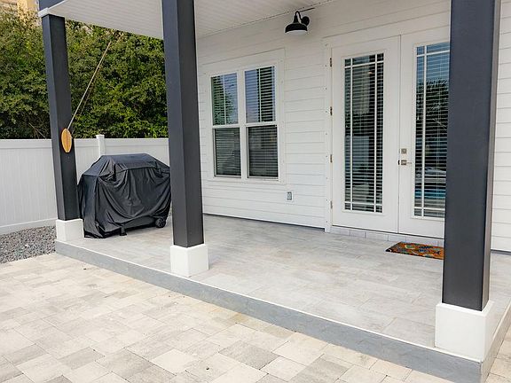 2nd image of 612 W Gulf Blvd