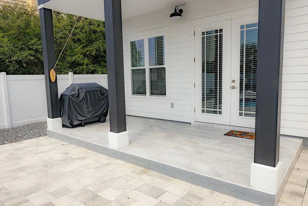 Building Photo - 612 W Gulf Blvd