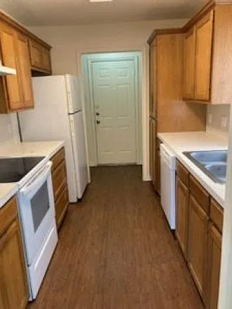 3 bed, 1392 sqft, $1,595 — Photo 3