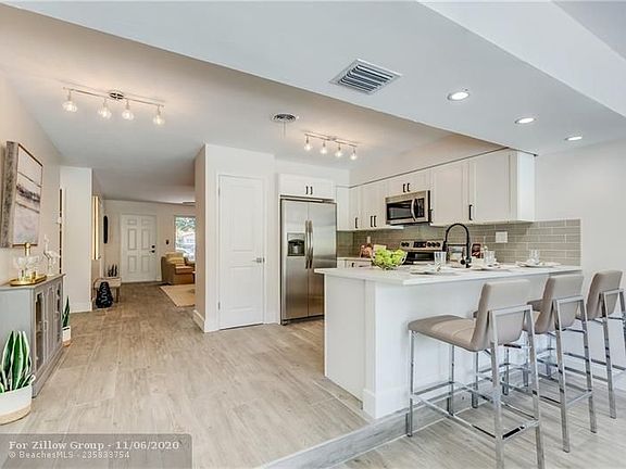 4th image of 1607 NE 51st St #1607