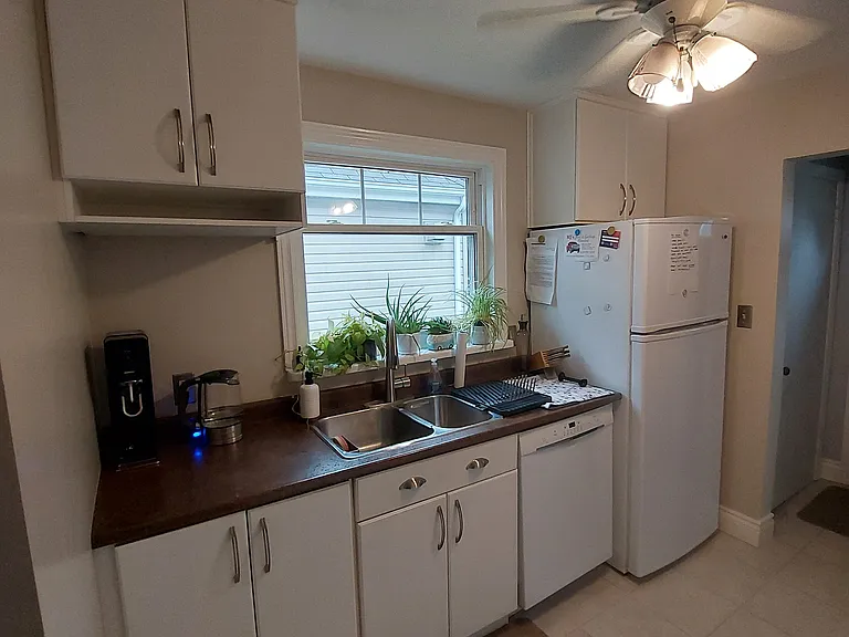 342 Mack St — Photo 2