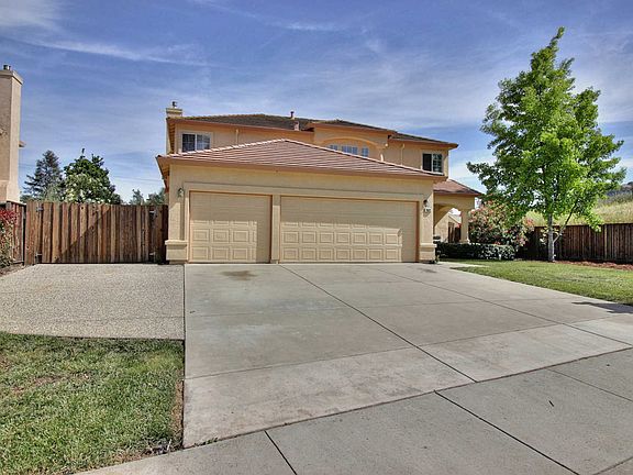 2nd image of 402 Cascades Ct