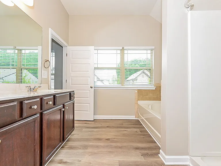 360 Lossie Ln — Photo 9