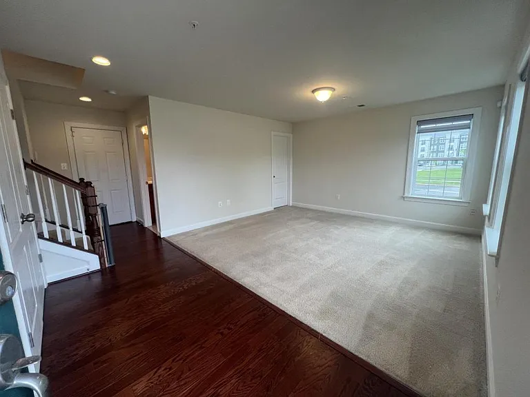 2101 Saint Josephs Dr — Photo 34