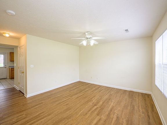 2nd image of 1112 Northridge Dr #B