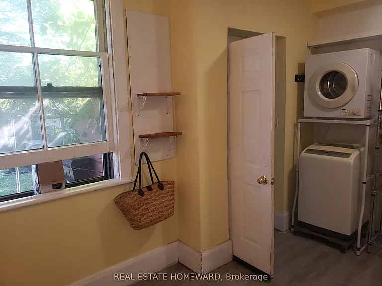 687 Dupont St #2 — Photo 10