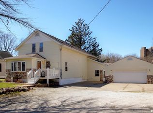 305 Reservoir Rd, Pekin, IL 61554