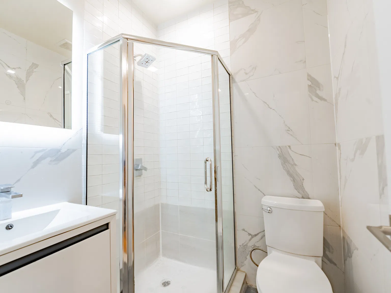 4 bed, 8.0 bath, $1,520 — Photo 2