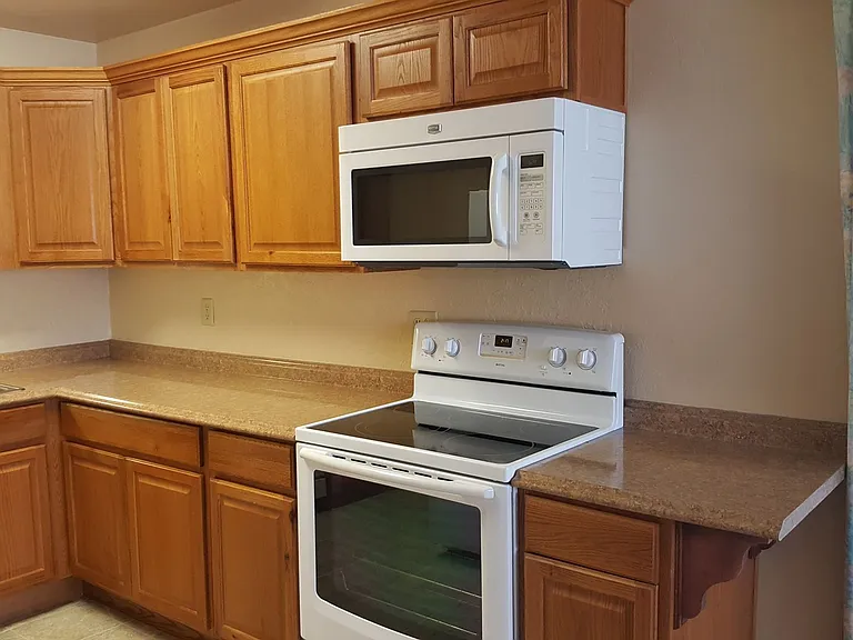 24966 Dunham Ave — Photo 6