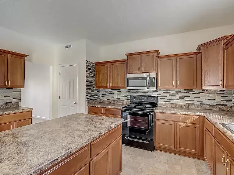 8961 Ingram Ln — Photo 10