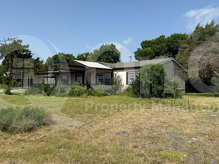 5629 County Road 1120 — Photo 3
