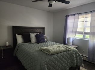 100 Dorr Ave APT 4, Riverside, RI 02915