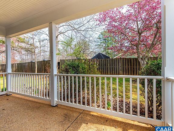 4th image of 270 Remington Pl